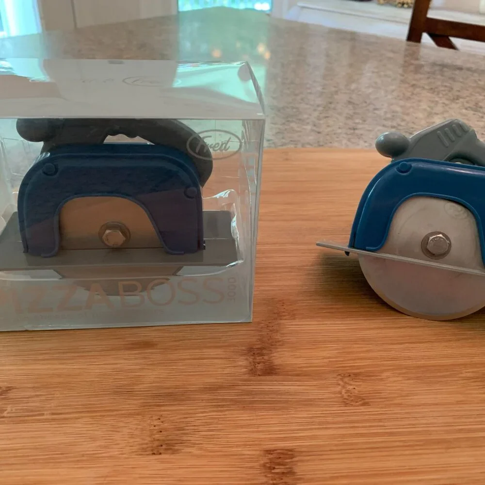 Circular Saw Pizza Cutter -- Genuine Fred Pizza Boss 3000 - Picture 5 of 11